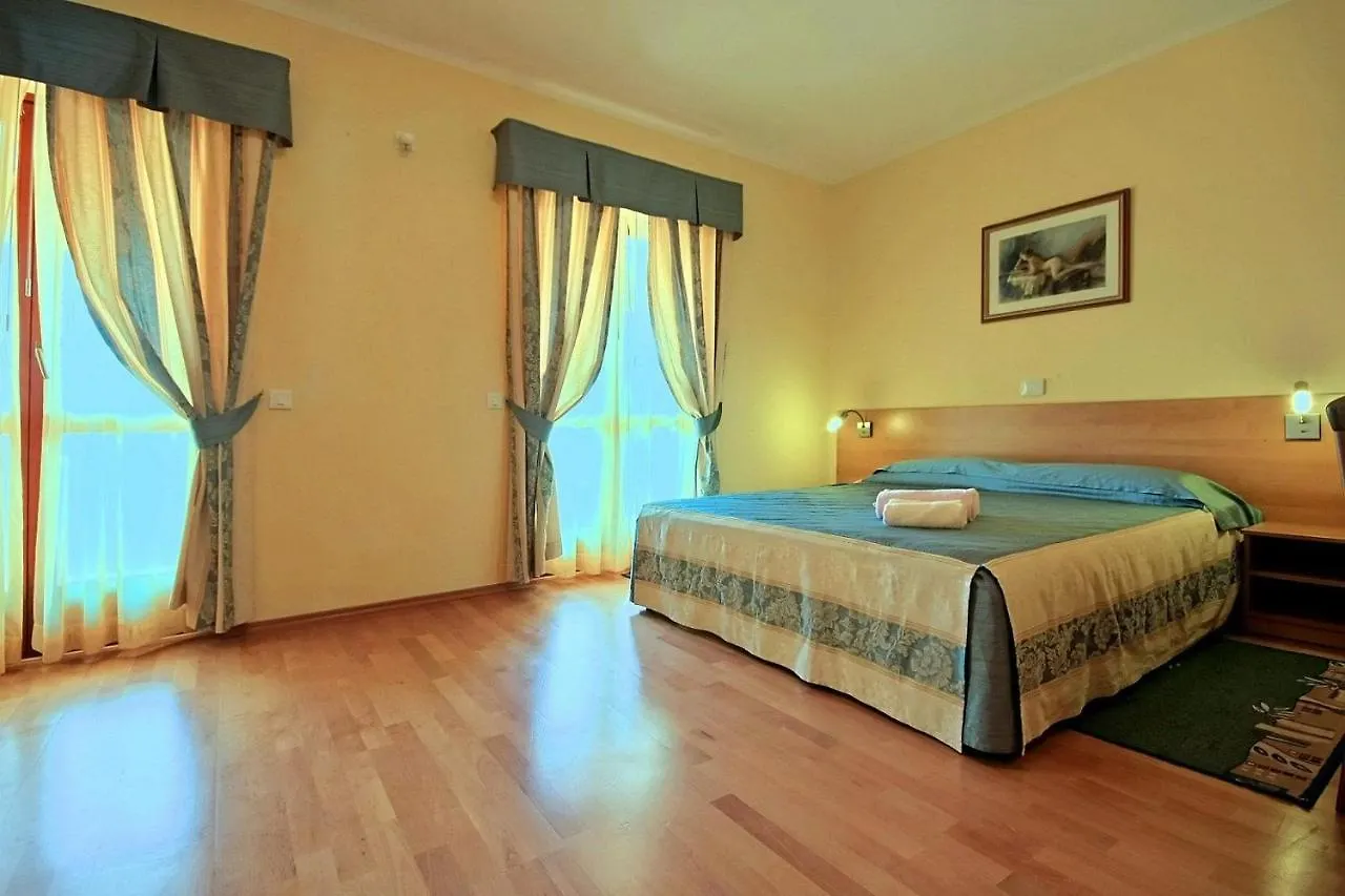Studio Uli Apartment Funtana 0*,  Croatia
