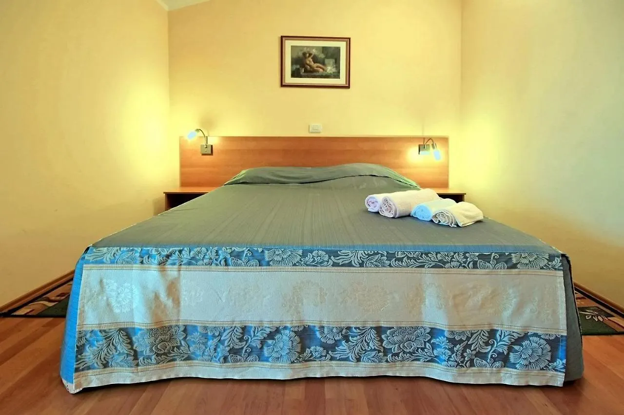 Studio Uli Apartment Funtana 0*,  Croatia