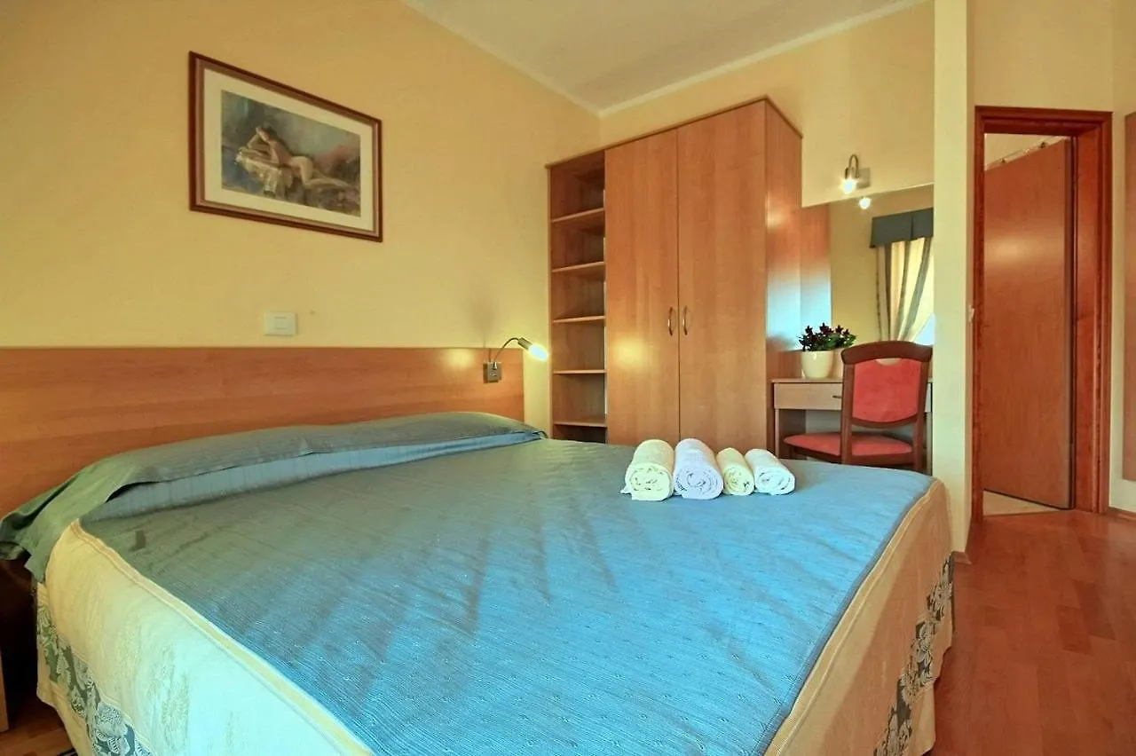 Studio Uli Apartment Funtana Croatia