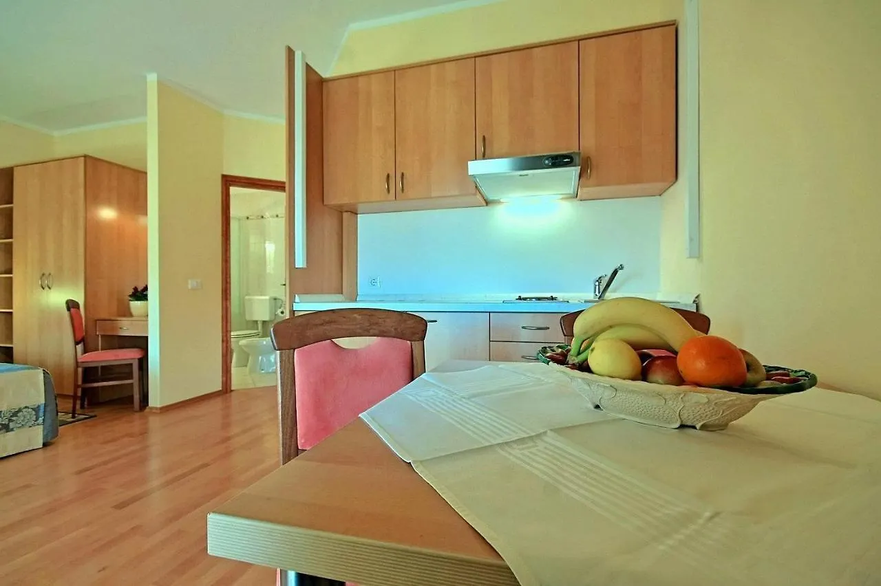 Studio Uli Apartment Funtana