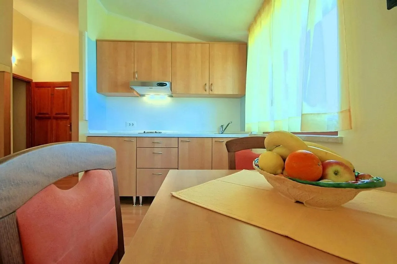 Studio Uli Apartment Funtana 0*,  Croatia