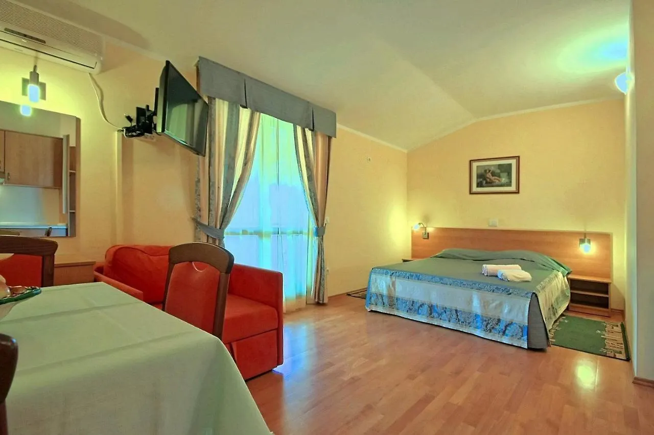 Studio Uli Apartment Funtana Croatia
