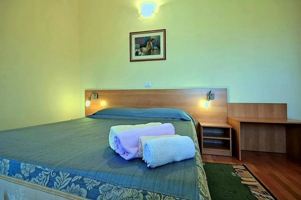 Studio Uli Apartment Funtana